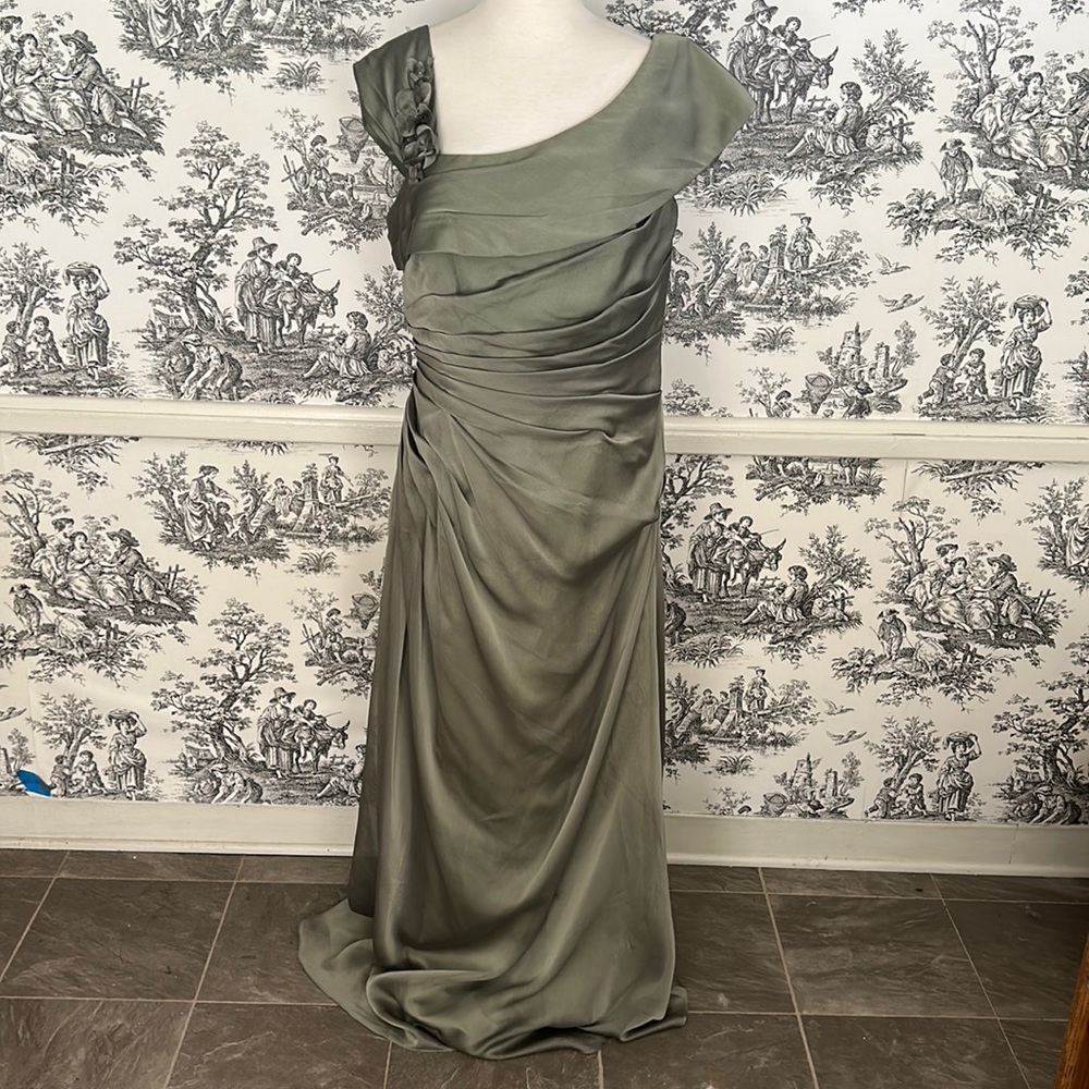 Jade Sophisticated Sage Mob/ Mog Dress